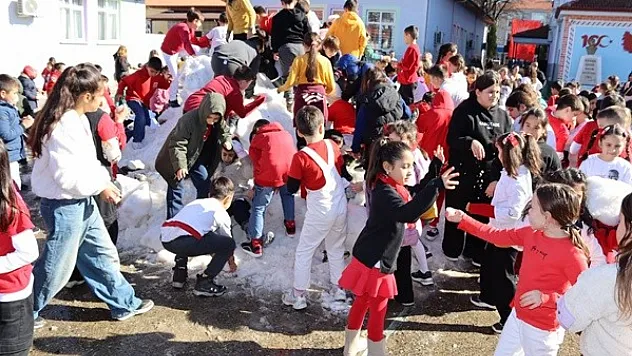 Köyceğiz'de öğrencilere kar sürprizi