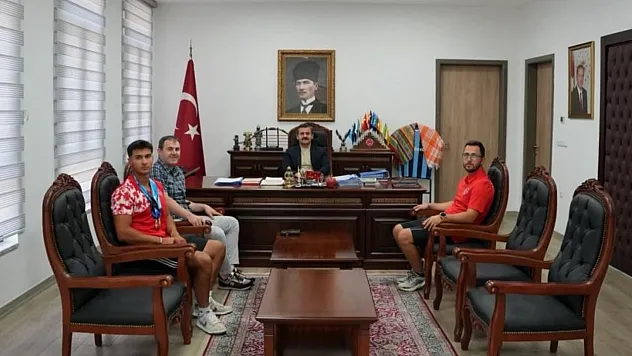 Köyceğiz Kaymakamı Kumcu, Dünya Şampiyonu Karahan'ı ağırladı