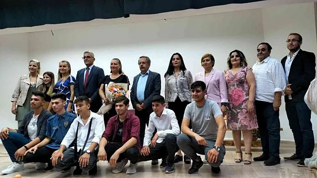 Köyceğiz Mesleki ve Teknik Anadolu Lisesi'nden yılsonu gösterisi