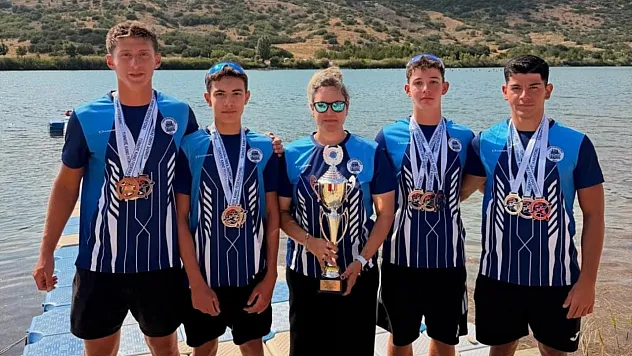 Köyceğiz SEM sporcuları Durgunsu Kano Genç Erkekler Türkiye Şampiyonu oldu