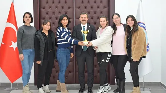 Köyceğiz Veteran Kadın Voleybol Takımı ikinci oldu
