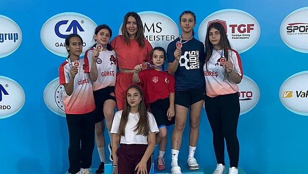Köyceğizli güreşçiler Türkiye Şampiyonası'ndan 5 madalya ile döndü