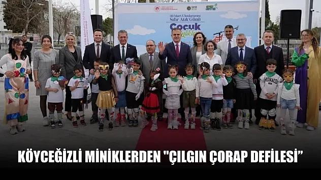 Köyceğizli miniklerden 'Çılgın Çorap Defilesi'