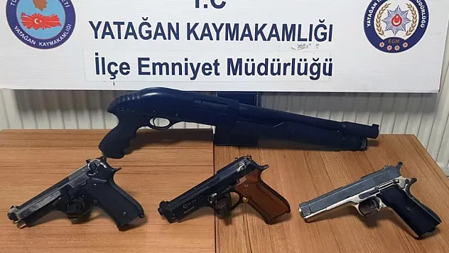 Kurusıkı tabanca ve kısa namlulu pompalı tüfek ele geçirildi