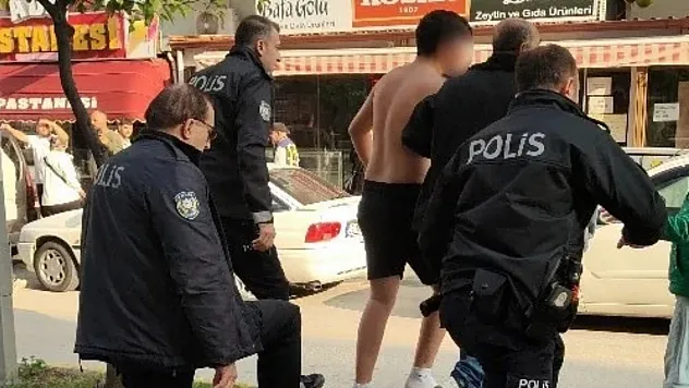 Kuşadası'nda bıçaklı panik