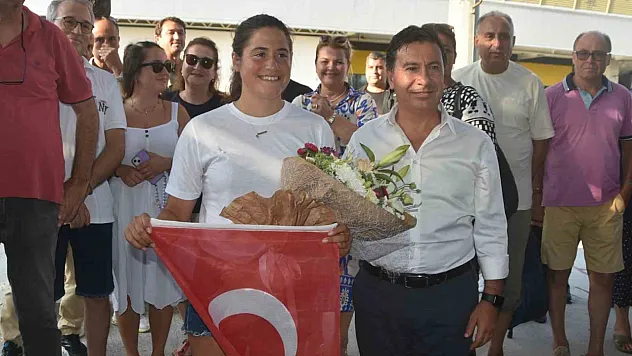 Adını Tarihe Yazdıran Aysu Coşkuyla Karşılandı