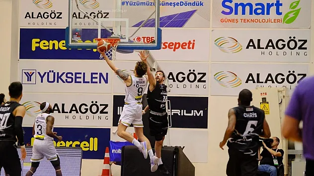 Lider takım İstanbul'dan puanla döndü