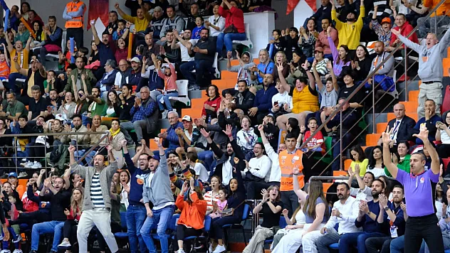 'Maçlarımızın kendi salonumuzda izlemesini istiyoruz'