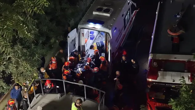 Maltepe'de çöken binanın enkazından son kişi 25 saat sonra çıkarıldı