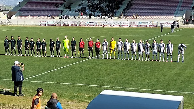 Manavgat Belediyespor, Marmaris Yat Marin MFK'yla 2-2 berabere kaldı