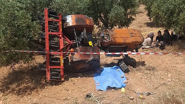 Manisa'da devrilen traktörün sürücüsü öldü