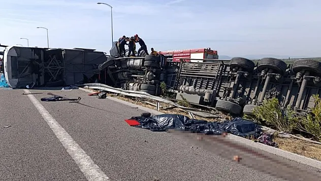 Manisa'da tır ile yolcu otobüsü çarpıştı: 4 Ölü, Çok Sayıda Yaralı