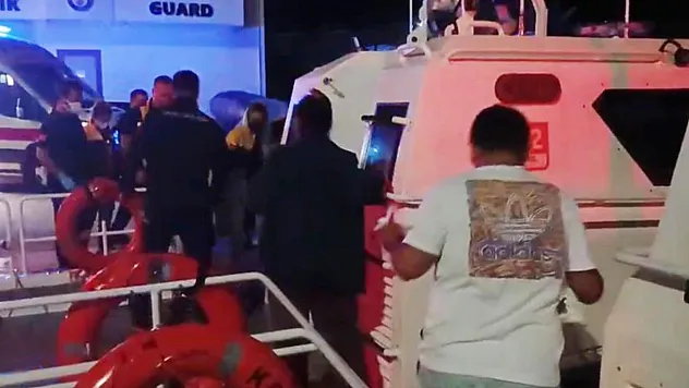 Marmaris Açıklarında 4 Kişi Tıbbi Tahliye Edildi