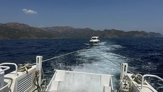 Marmaris açıklarında arıza yapan motor yattaki 7 kişi Sahil Güvenlik ekiplerince kurtarıldı
