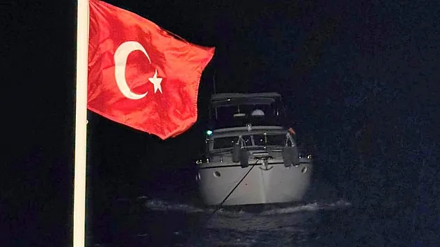 Marmaris açıklarında sürüklenen teknedeki 4 kişi kurtarıldı
