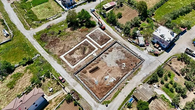 Marmaris Belediyesi Bozburun'da Spor Sahaları Yapımına Başladı