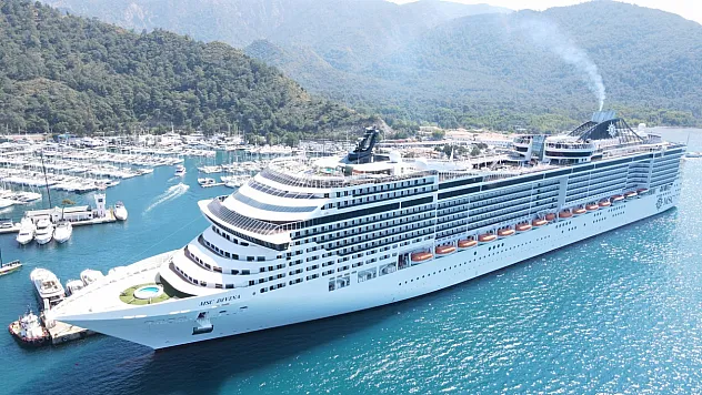 Marmaris'e 'MSC Divina' kruvaziyeriyle 3 bin 280 turist geldi