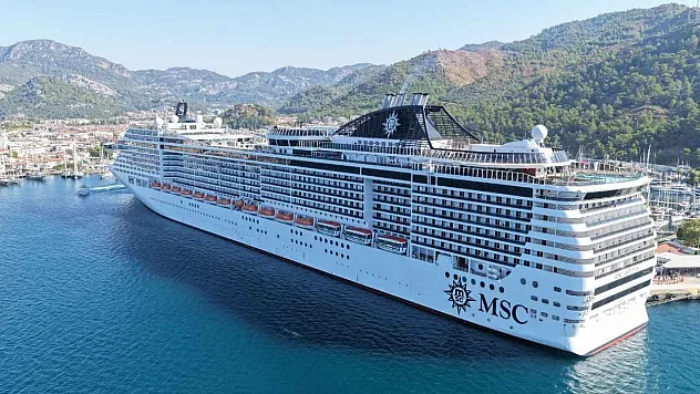 Marmaris'e 'MSC Divina' kruvaziyeriyle 4 bin 220 turist geldi
