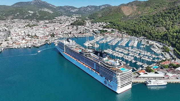 Marmaris'e 'MSC Divina' kruvaziyeriyle 3 bin 843 turist geldi