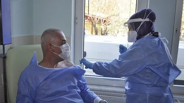 Marmaris Kaymakamı Ertuğ Şevket Aksoy Covid-19 aşısını yaptırdı