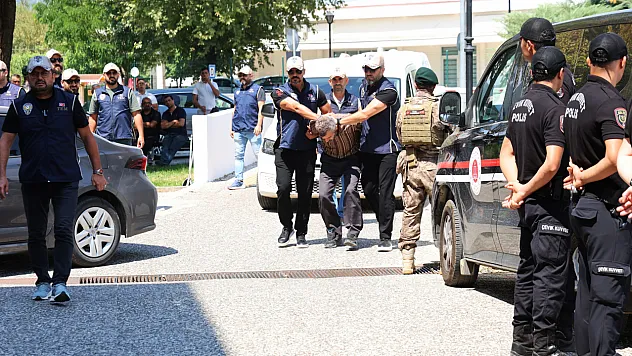 Marmaris suikast girişiminin firari sanığı Muğla'da adliyeye sevk edildi