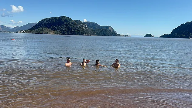 Marmaris'te dün sağanak yağış, bugün deniz keyfi