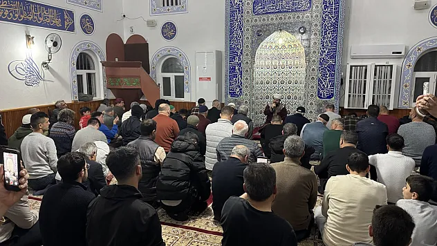 Marmaris'te Enderun usulüyle teravih kılındı