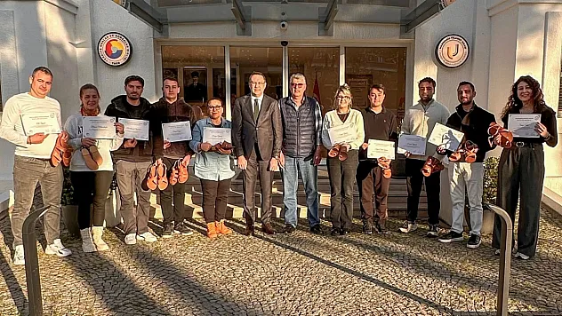 Marmaris'te 'Geleneksel Sandalet Eğitimi' tamamlandı
