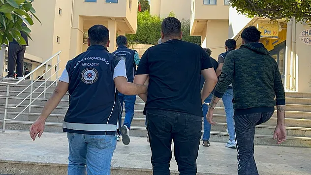 Marmaris'te göçmen kaçakçılığı operasyonunda gözaltına alınan 4 zanlı tutuklandı