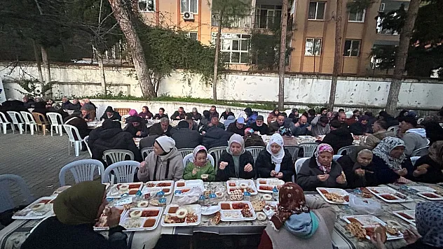 Marmaris'te 'Gönül Sofraları' 12 bin kişiyi buluşturacak
