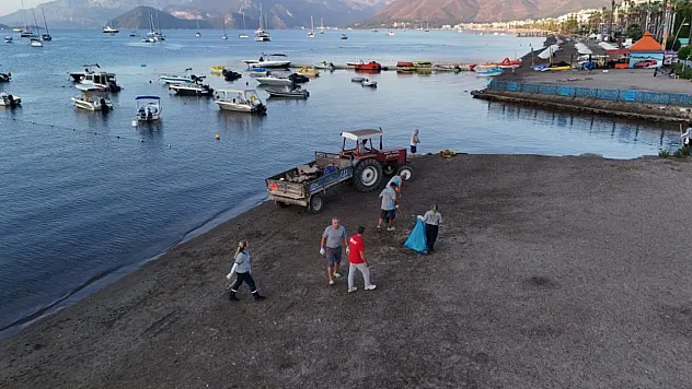 Marmaris'te halk plajları temizleniyor