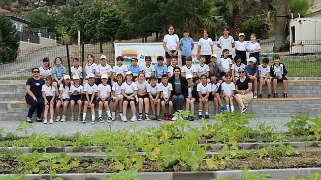 Marmaris'te Minik Çiftçiler Hasada Başladı