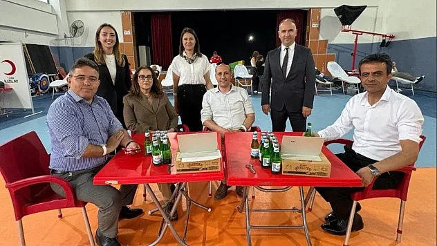 Marmaris'te 'Okulumda 'Kan'panya Var' etkinliğinde kan bağışında bulunuldu