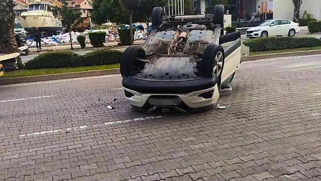 Marmaris'te otomobil takla attı: 2 kişi hafif yaralandı
