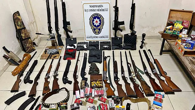 Polislerin operasyon yaptığı adres cephanelik çıktı