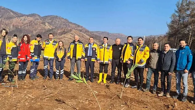 MARMARİS'TE SAĞLIK ÇALIŞANLARI BİN 120 FİDANI TOPRAKLA BULUŞTURDU