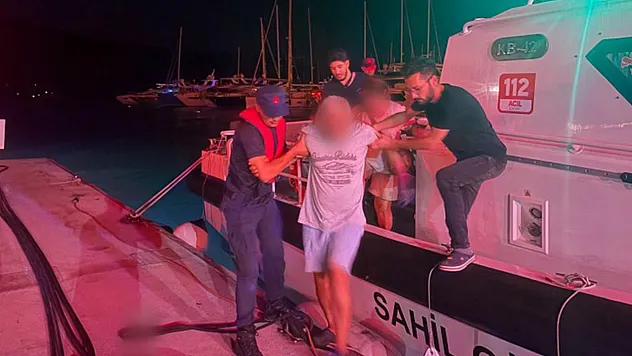 Marmaris'te Teknede Rahatsızlanan Vatandaş Sahil Güvenlik Tarafından Tahliye Edildi