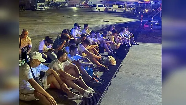 Marmaris'te Tekneyle Kaçış Hazırlığındaki 25 Düzensiz Göçmen Yakalandı