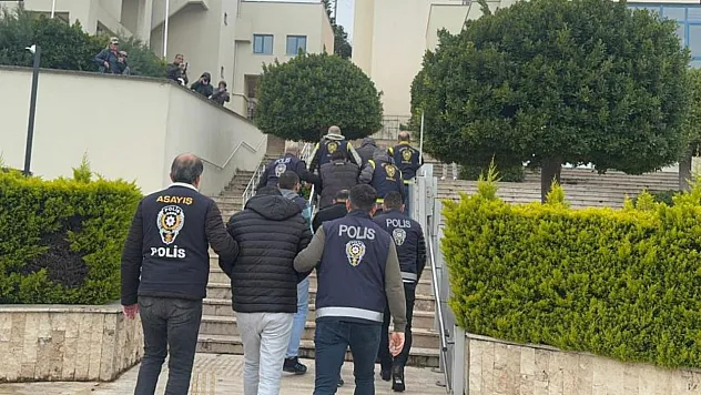 Marmaris'te Turistleri Hedef Alan Dolandırıcılık: 4 Şüpheli Adliyeye Sevk Edildi