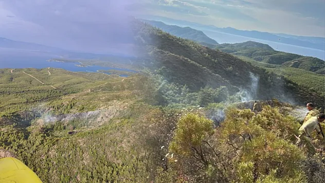 Marmaris'teki yıldırım kaynaklı orman yangını söndürüldü