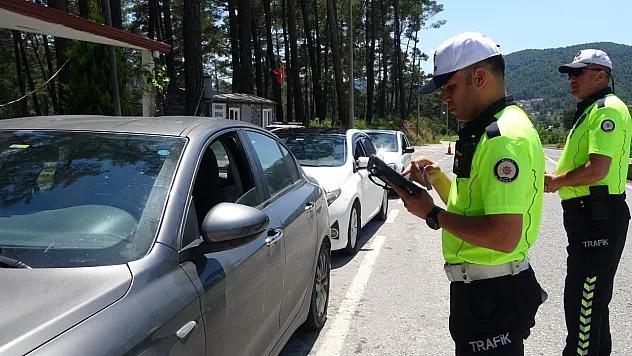 Marmaris ve Datça Girişlerinde Araç Yoğunluğu Yaşandı