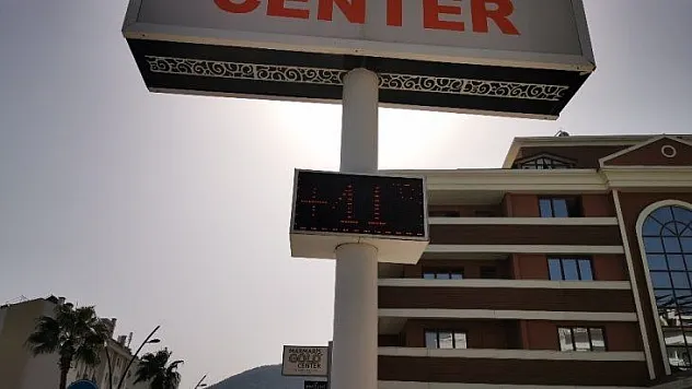 Marmaris, yazdan kalma günleri yaşıyor