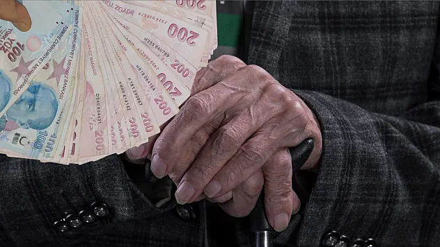 Mart ayı yaşlı ve engelli aylıkları hesaplara yatırılmaya başlandı