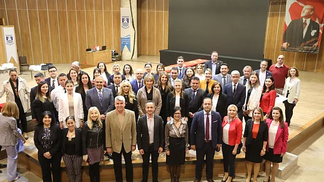Memurluğa geçenler yemin etti, emektar personeller unutulmadı