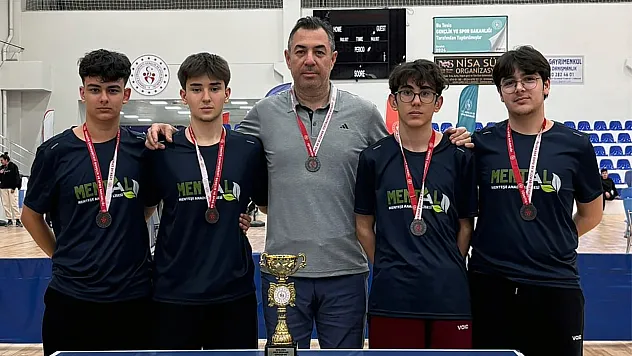Menteşe Anadolu Lisesi'nden Masa Tenisinde Türkiye üçüncülüğü