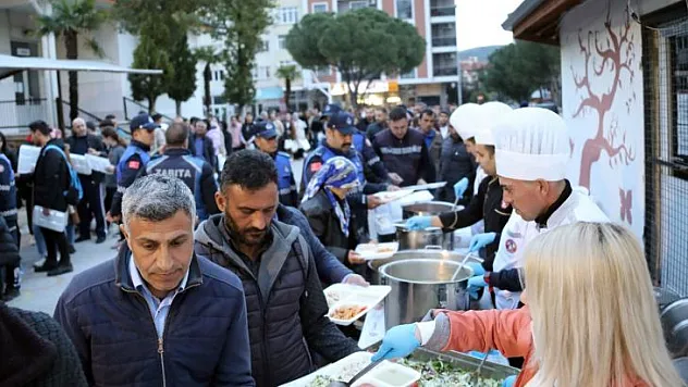MENTEŞE BELEDİYESİ GELENEKSEL İFTAR ÇADIRI KURULDU