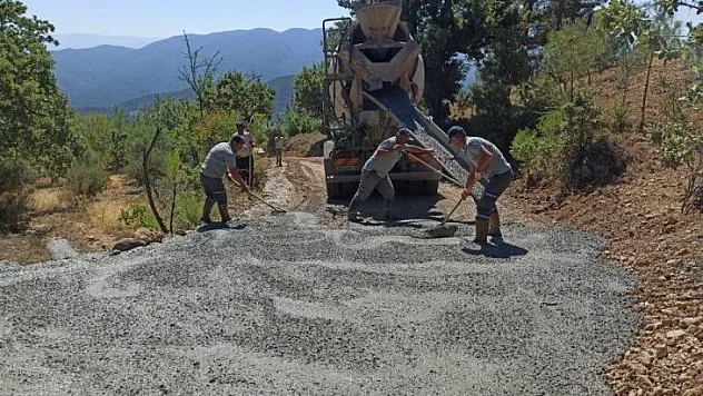 Menteşe Belediyesi kırsaldaki yolları kışa hazırlıyor