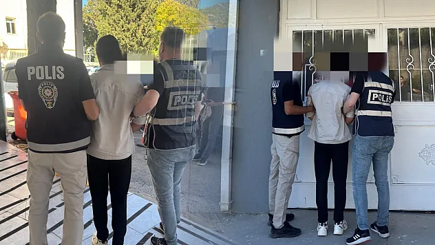 Menteşe'de Atatürk büstünü yerinden sökerek götüren şahıs yakalandı