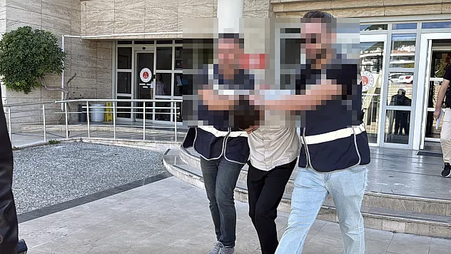 Menteşe'de Atatürk büstünü yerinden söken şüpheli tutuklandı
