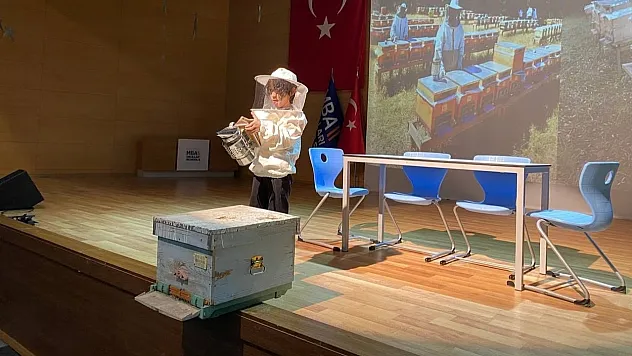 Menteşe'de çocuklar arıların dünyasını keşfetti
